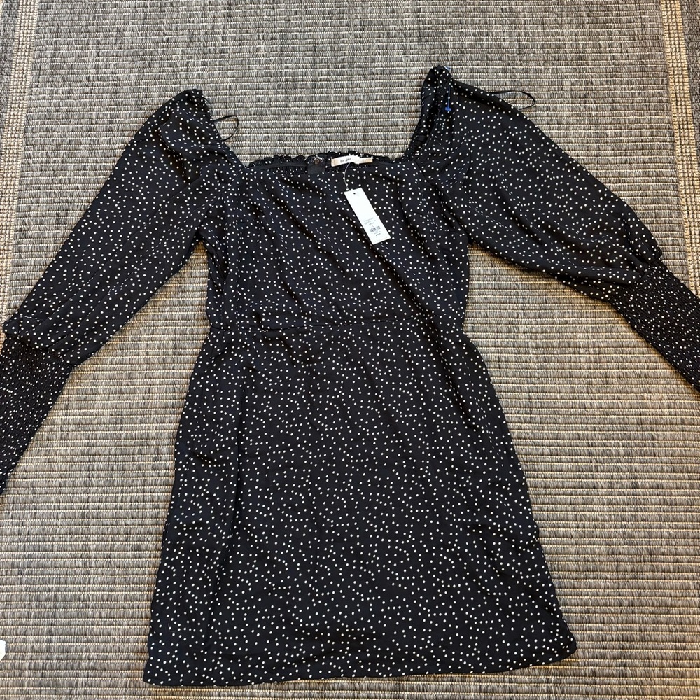 Mi Ami Black and White Sheath Dress with Bishop Sleeves